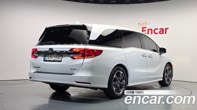 Honda Odyssey 2022 — photo 2