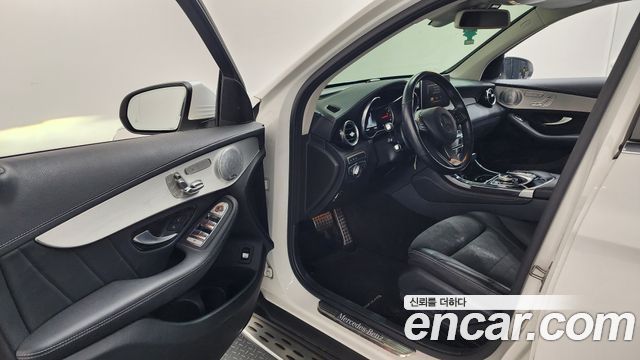Mercedes-Benz GLC-Class 2019 — photo 13