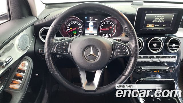 Mercedes-Benz GLC-Class 2019 — photo 19