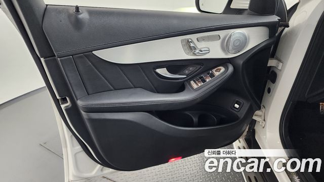 Mercedes-Benz GLC-Class 2019 — photo 14