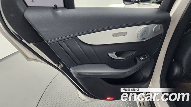 Mercedes-Benz GLC-Class 2019 — photo 15