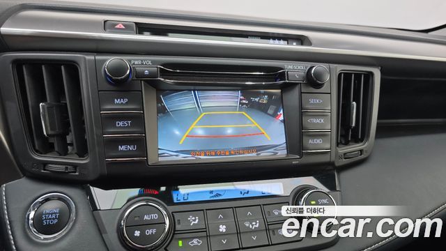 Toyota RAV4 2018 — photo 21