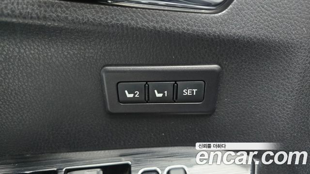 Toyota RAV4 2018 — photo 25