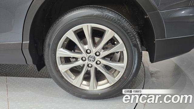Toyota RAV4 2018 — photo 7