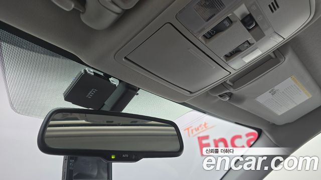Toyota RAV4 2018 — photo 27