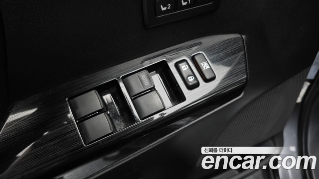 Toyota RAV4 2018 — photo 30