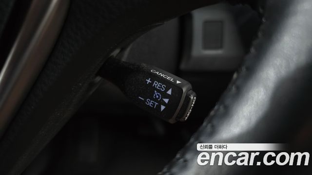 Toyota RAV4 2018 — photo 31