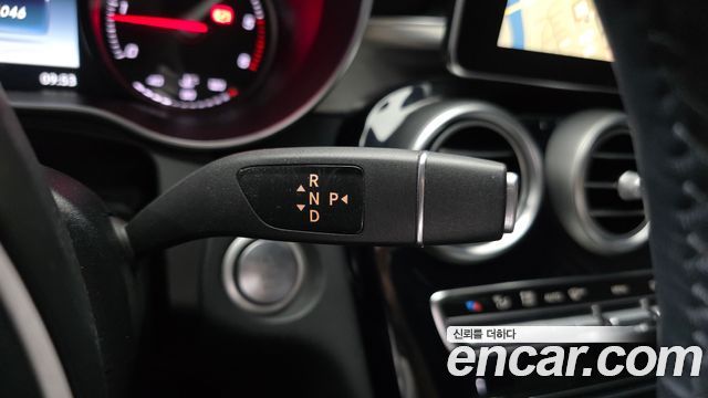Mercedes-Benz GLC-Class 2017 — photo 9