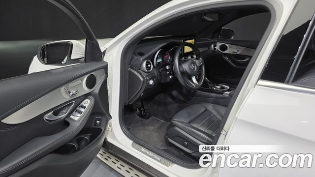 Mercedes-Benz GLC-Class 2017 — photo 10