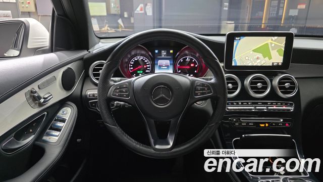 Mercedes-Benz GLC-Class 2017 — photo 13