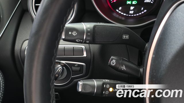 Mercedes-Benz GLC-Class 2017 — photo 16