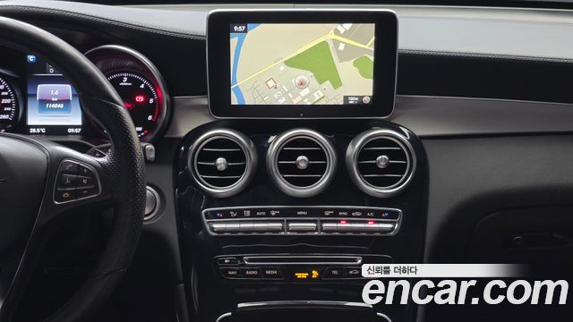 Mercedes-Benz GLC-Class 2017 — photo 18