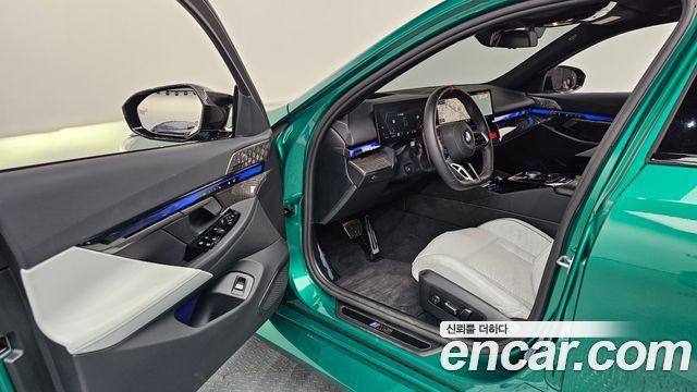 BMW M5 2025 — photo 10