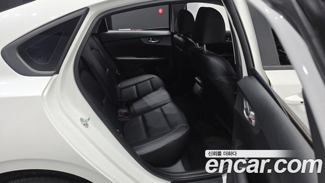 Kia K3 2021 — photo 17