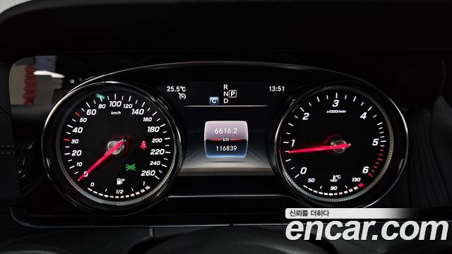Mercedes-Benz E-Class 2019 — photo 11