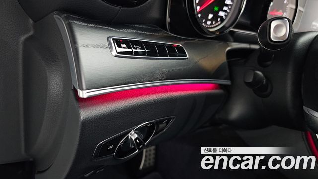 Mercedes-Benz E-Class 2019 — photo 27