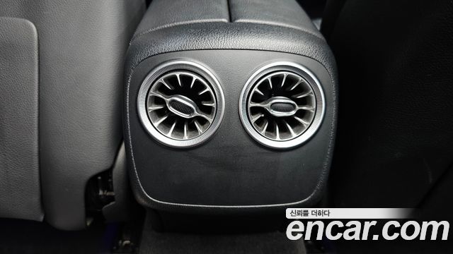 Mercedes-Benz E-Class 2019 — photo 29