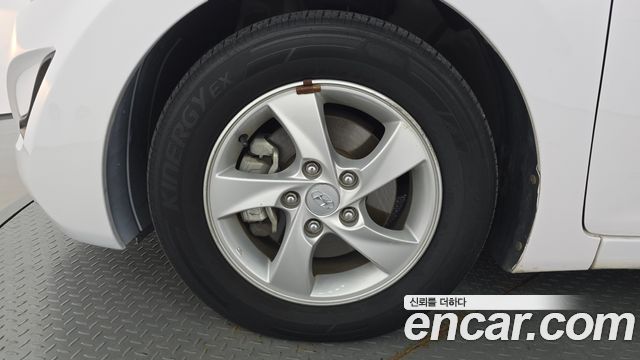 Hyundai AVANTE 2014 — photo 5