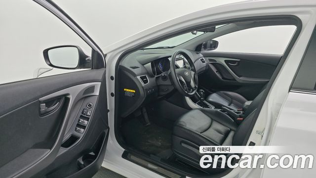 Hyundai AVANTE 2014 — photo 10