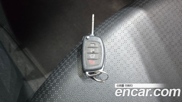 Hyundai AVANTE 2014 — photo 17