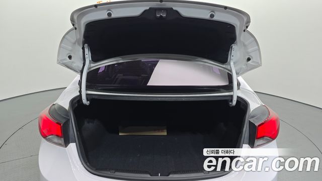 Hyundai AVANTE 2014 — photo 18