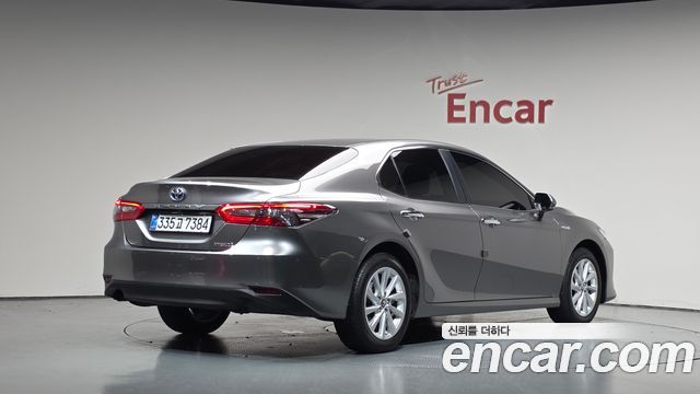 Toyota Camry 2024 — photo 2