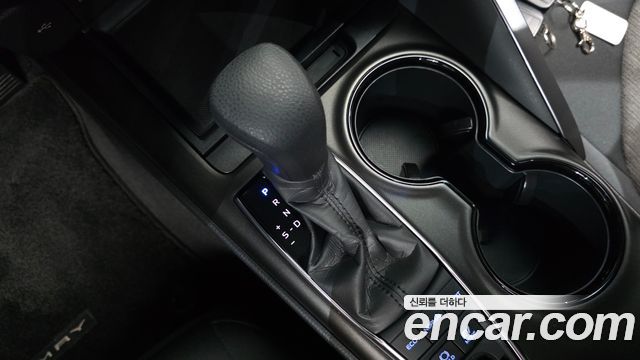 Toyota Camry 2024 — photo 12