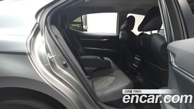 Toyota Camry 2024 — photo 17