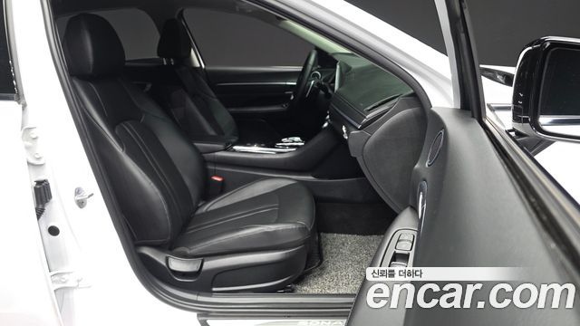 Hyundai Sonata 2023 — photo 17