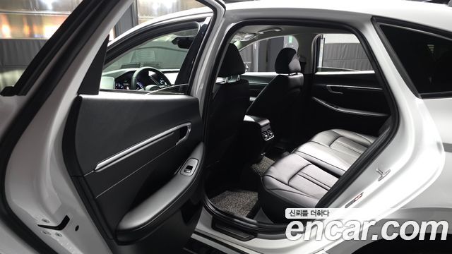 Hyundai Sonata 2023 — photo 16