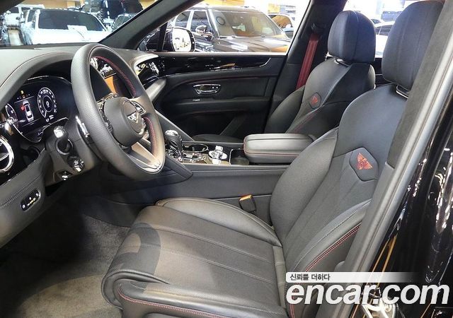 Bentley Bentayga 2025 — photo 8