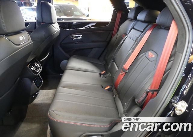 Bentley Bentayga 2025 — photo 9