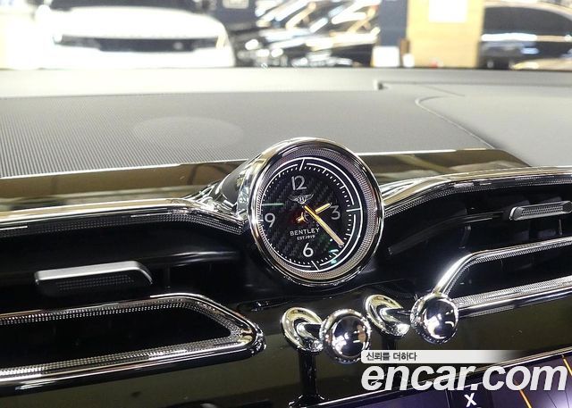 Bentley Bentayga 2025 — photo 10