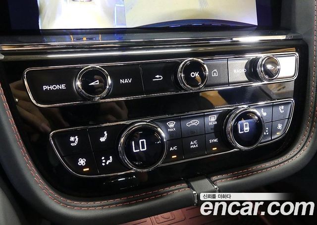 Bentley Bentayga 2025 — photo 11