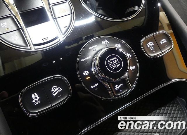 Bentley Bentayga 2025 — photo 14