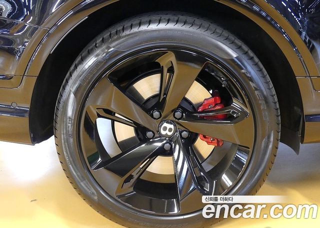 Bentley Bentayga 2025 — photo 19