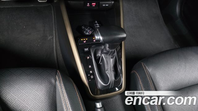 Kia Stonic 2018 — photo 9
