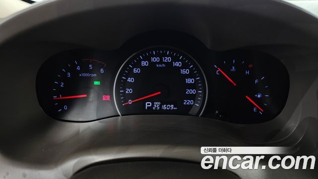 Kia Canival 2012 — photo 11