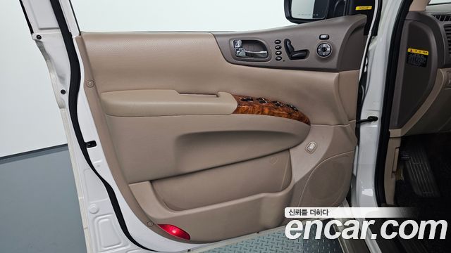 Kia Canival 2012 — photo 14