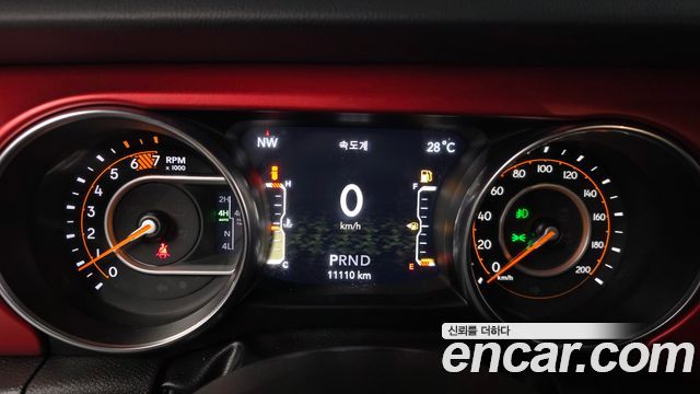 Jeep Wrangler 2023 — photo 11