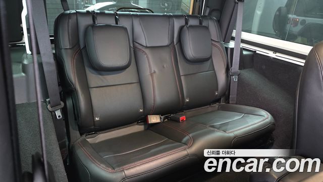 Jeep Wrangler 2023 — photo 17
