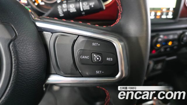 Jeep Wrangler 2023 — photo 19