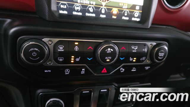 Jeep Wrangler 2023 — photo 23