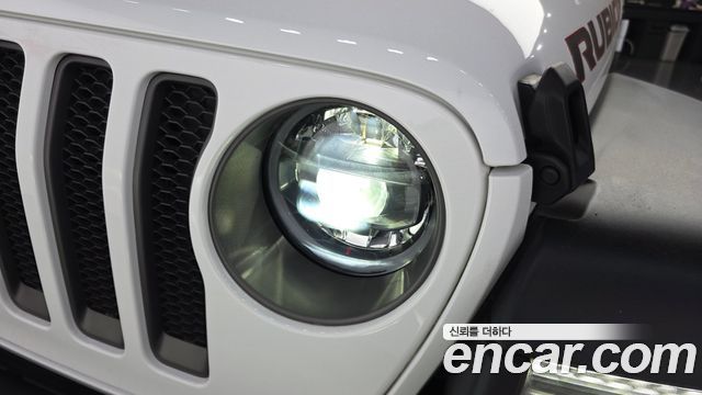 Jeep Wrangler 2023 — photo 8