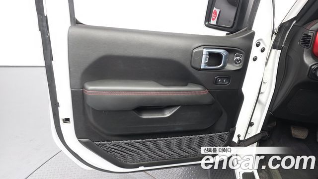 Jeep Wrangler 2023 — photo 15