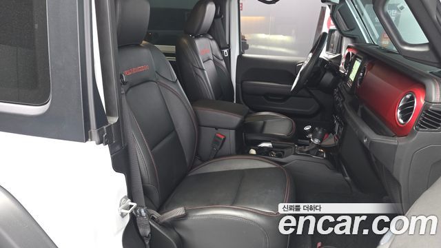 Jeep Wrangler 2023 — photo 16
