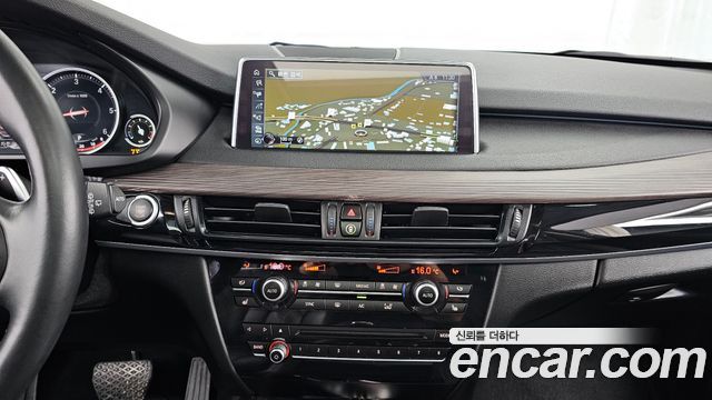 BMW X5 2017 — photo 14