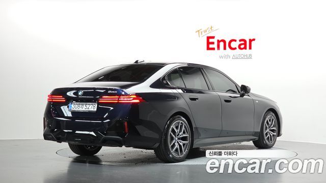 BMW 5-Series 2025 — photo 2