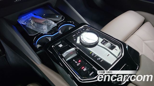 BMW 5-Series 2025 — photo 12