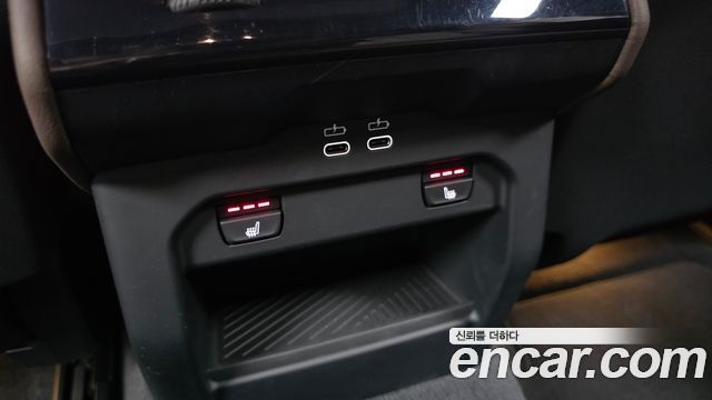 BMW 5-Series 2025 — photo 19